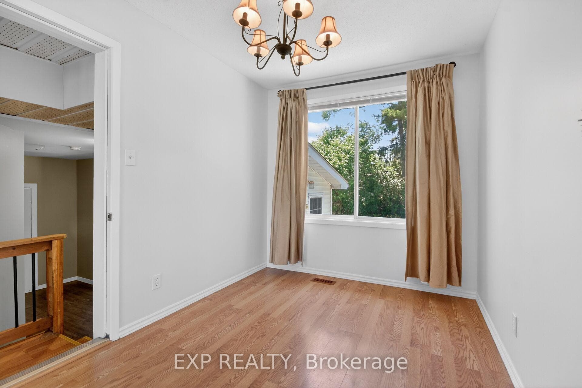 338 William Street photo 7