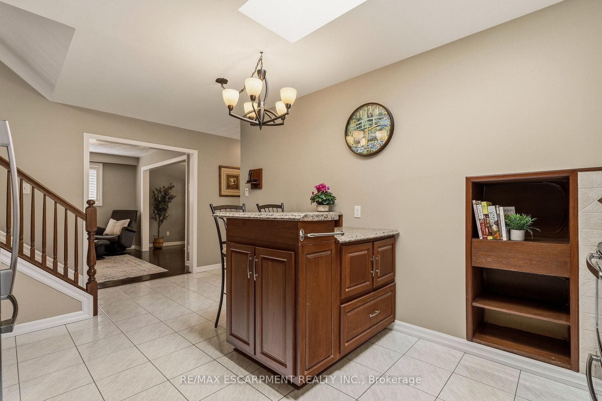 263 Guildwood Drive photo 16