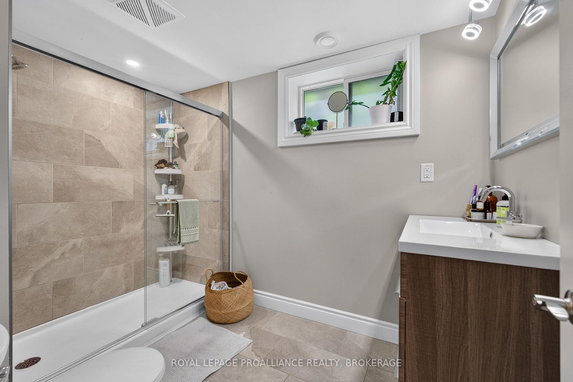 27 Elizabeth Avenue photo 26