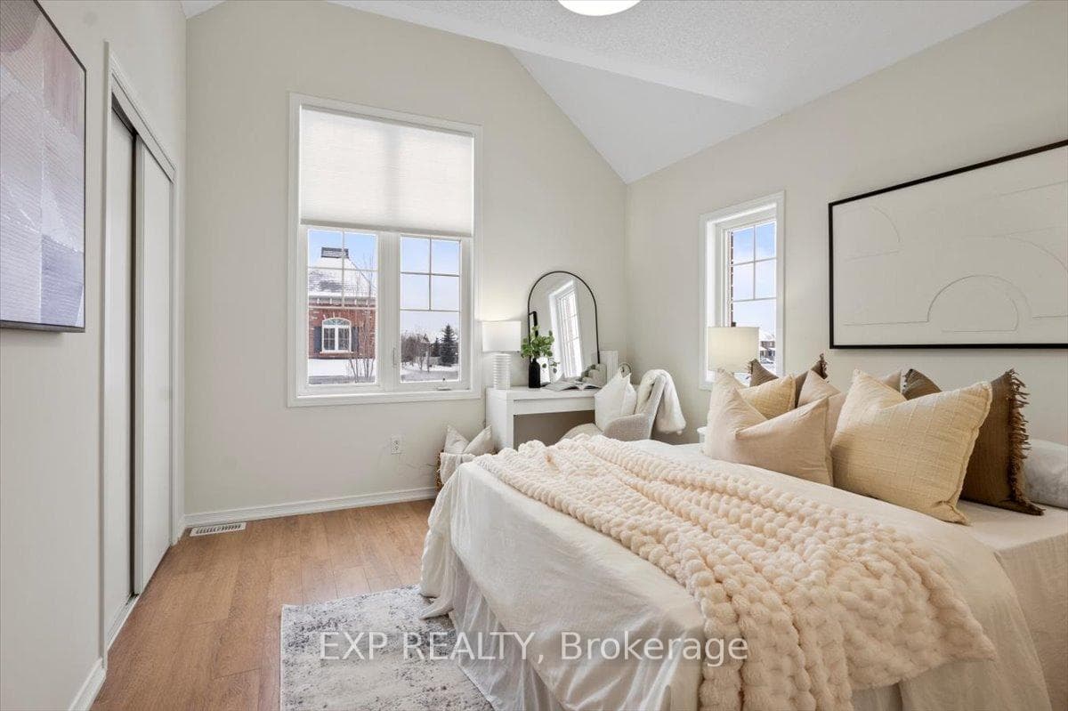 4 Hadleigh Way photo 32