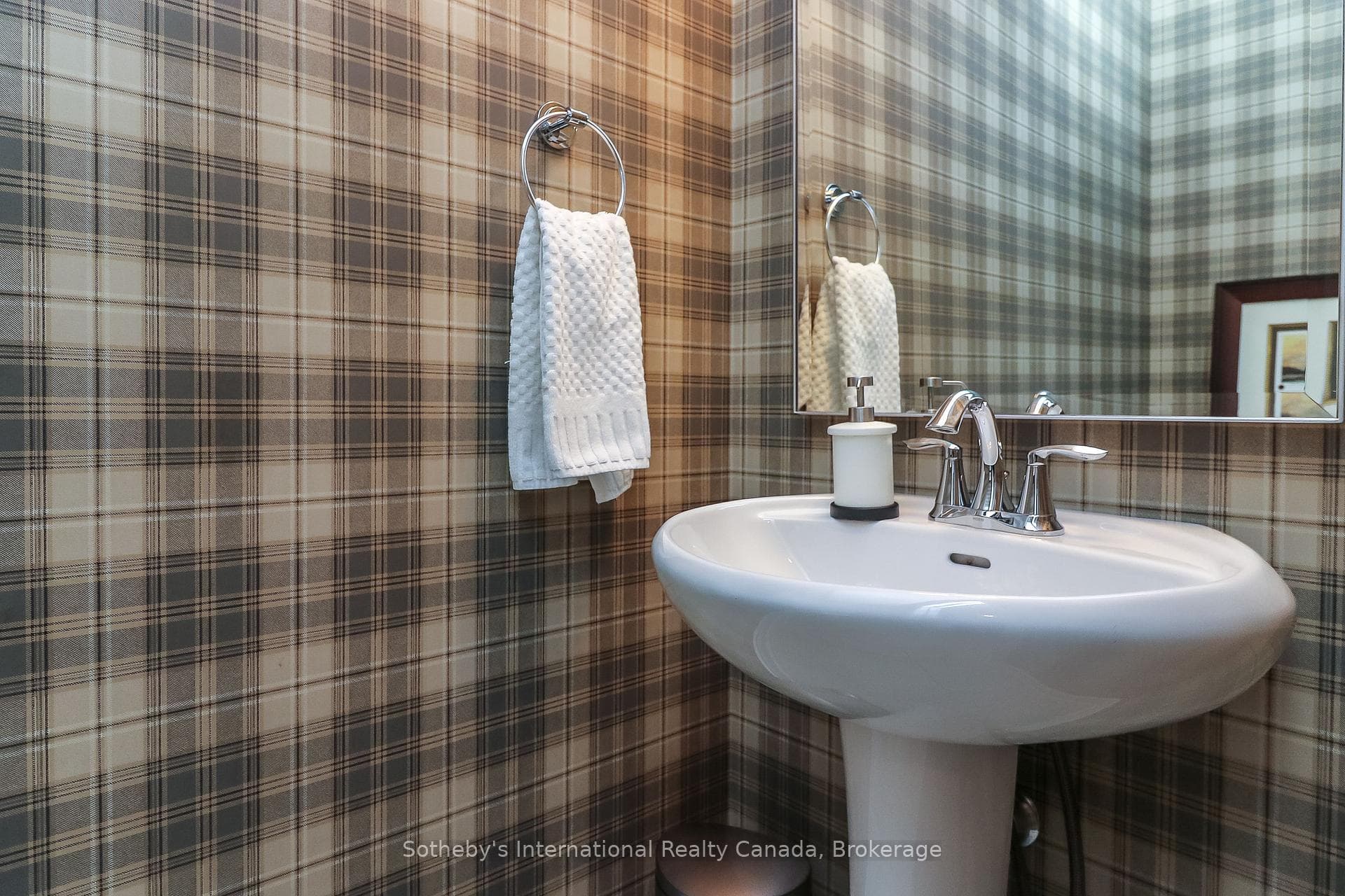130 Conservation Way photo 4