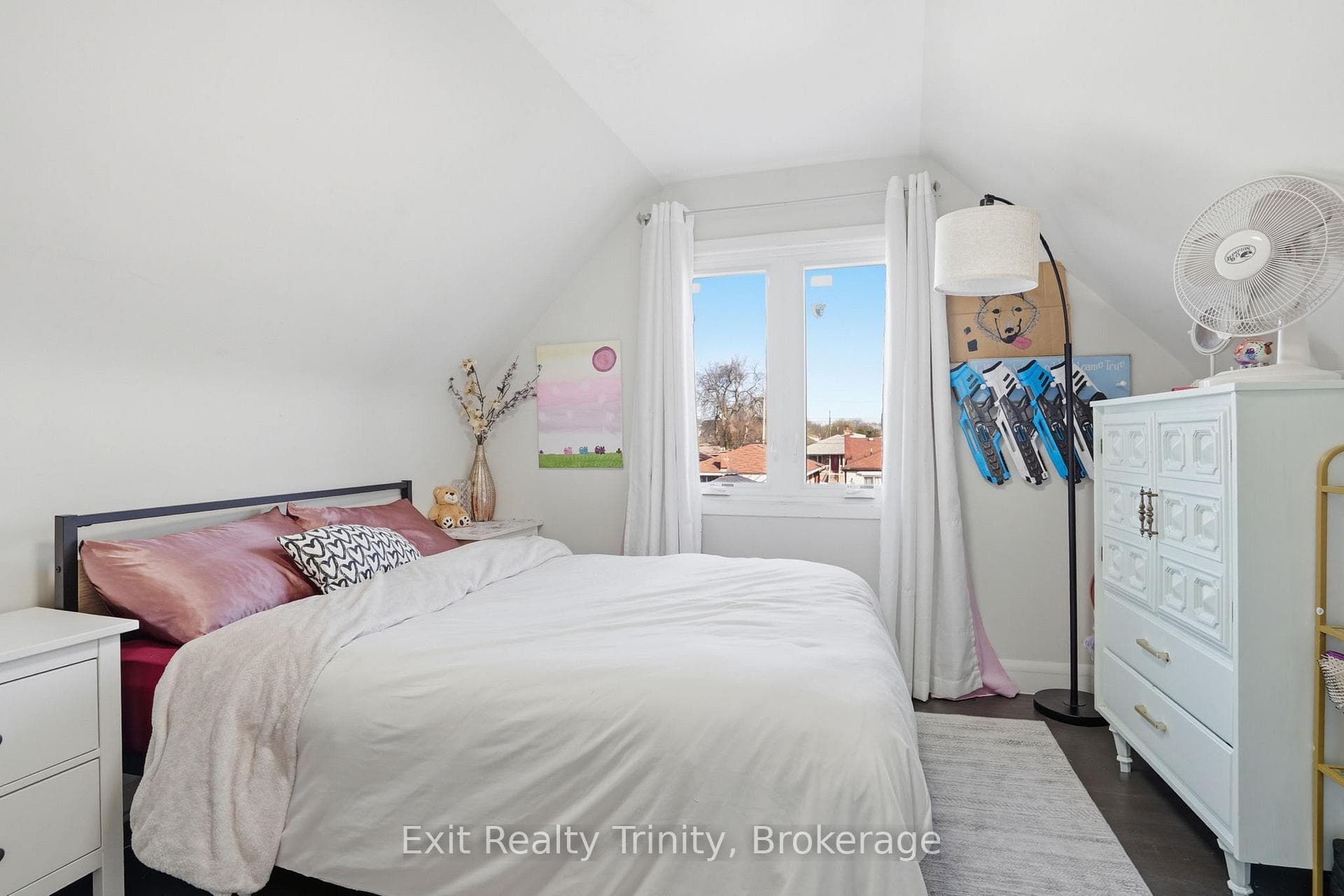 131 East 18th Street photo 17