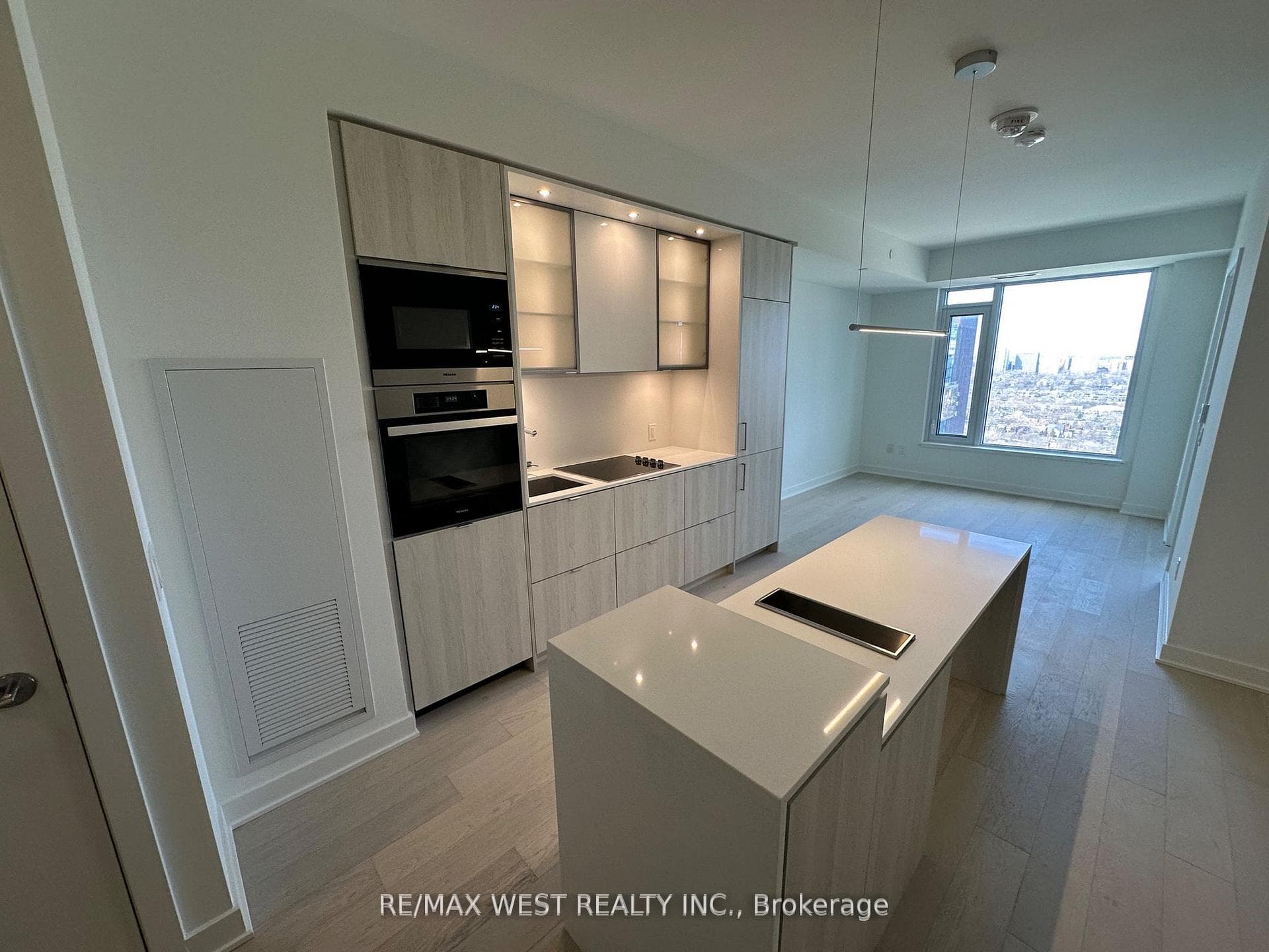 11 Yorkville Avenue Unit 2804 photo 9