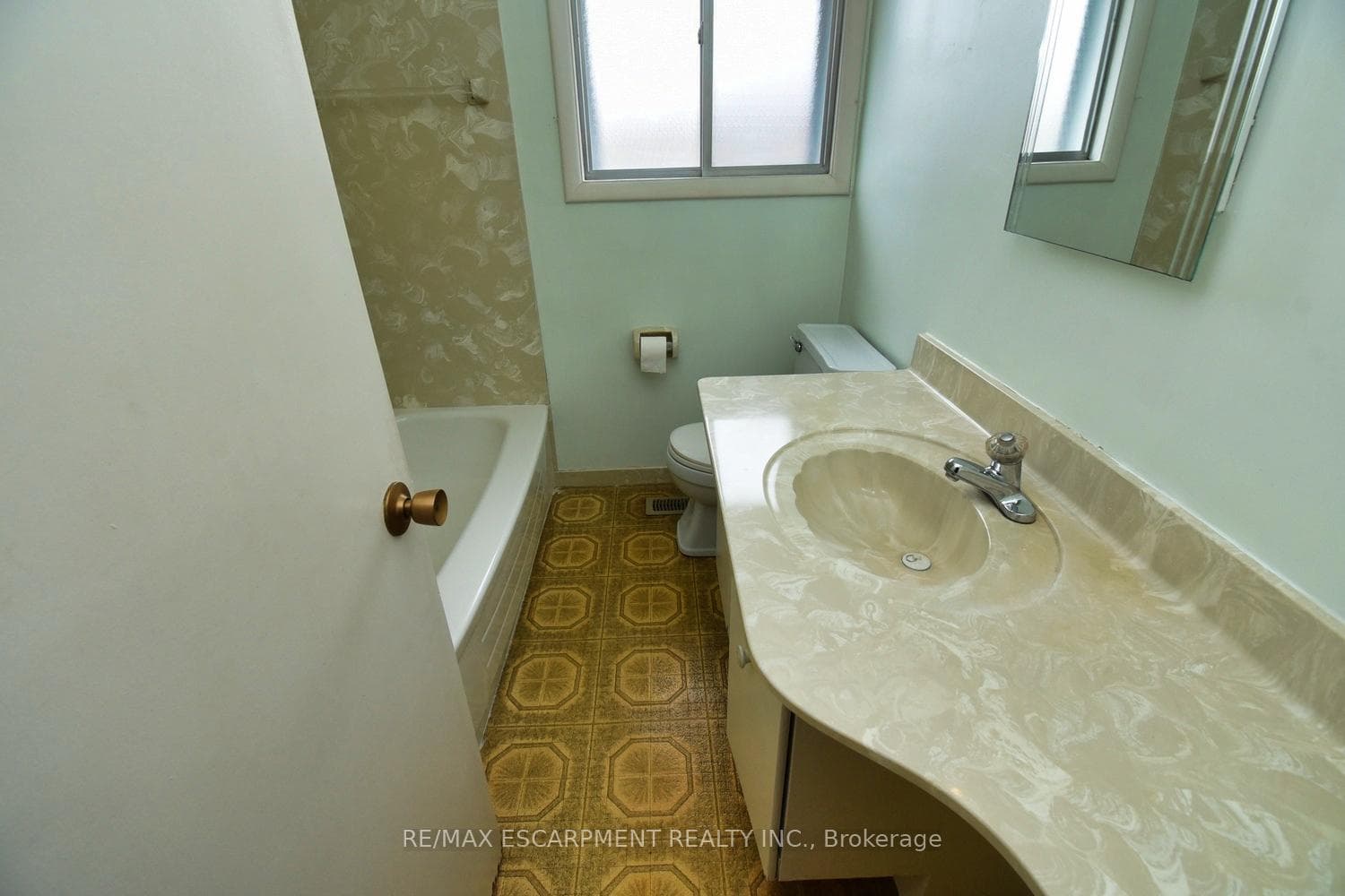 914 Francis Road photo 24