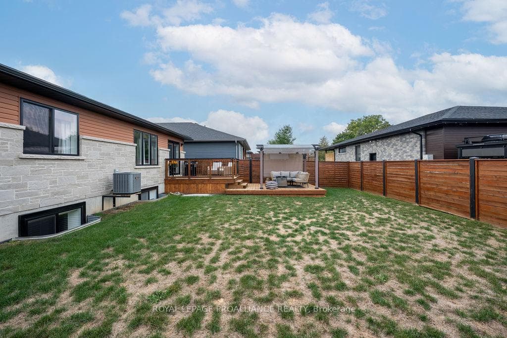 42 Lehtinen Crescent photo 43