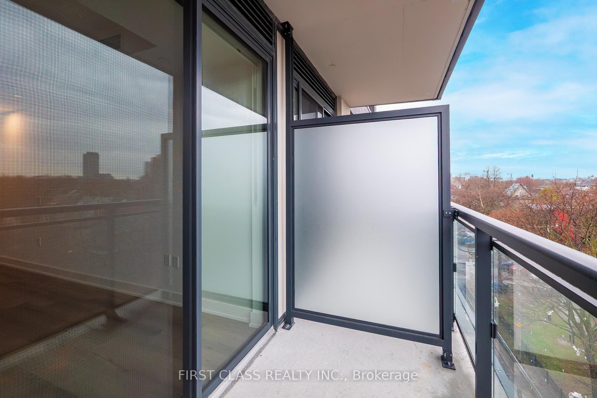 758 Dovercourt Road Unit 610 photo 25