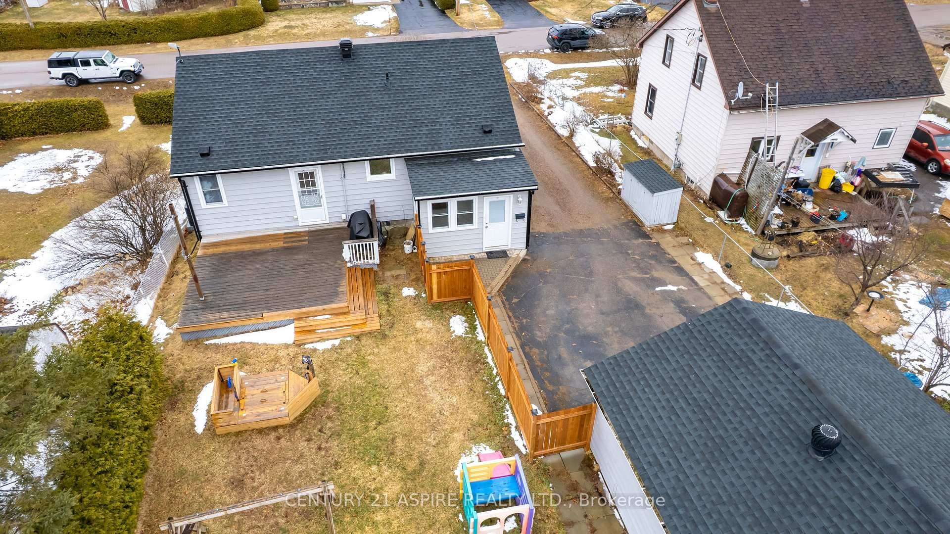 100 Ken Drive photo 4