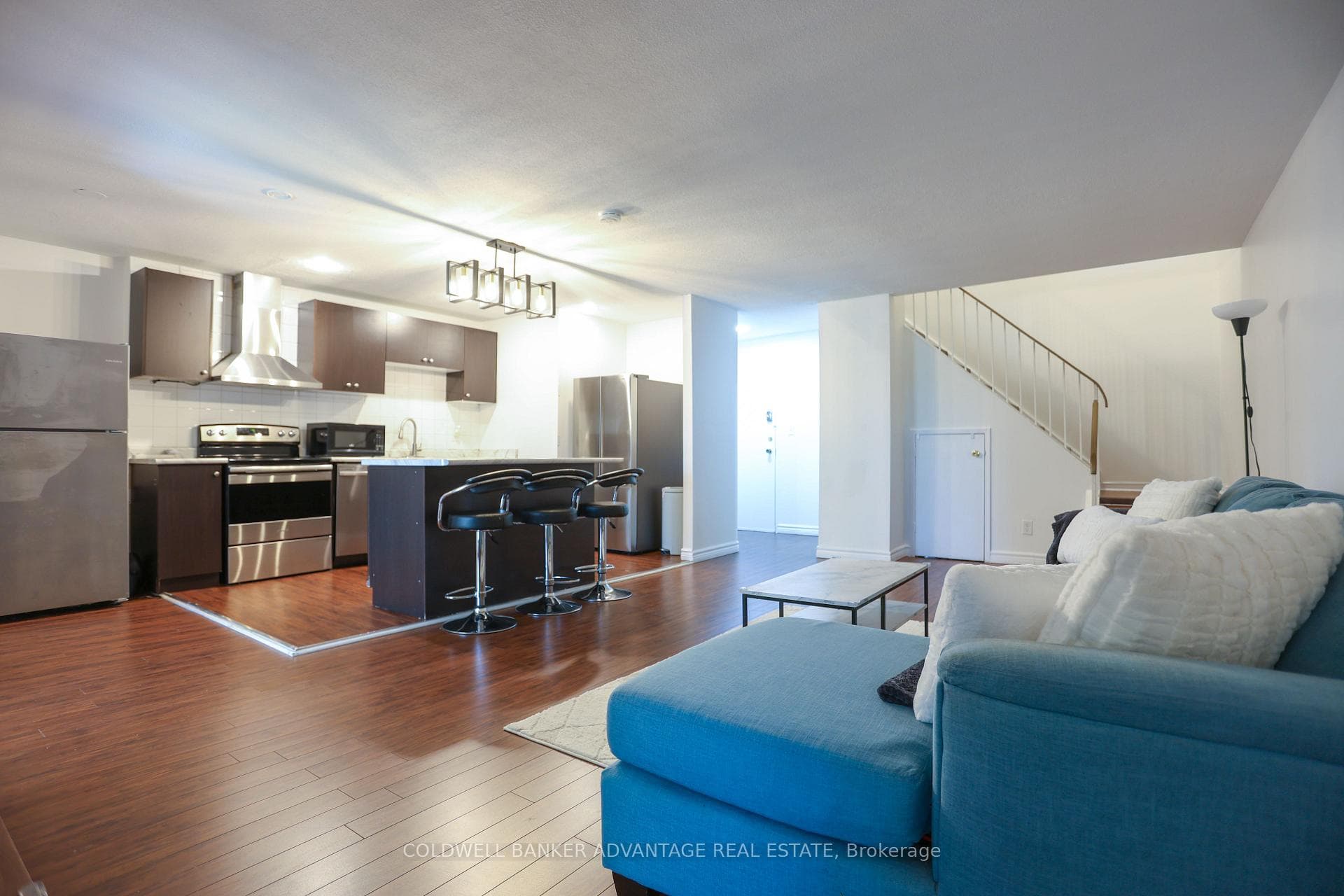 3025 The Credit Woodlands Drive Unit 211 photo 4
