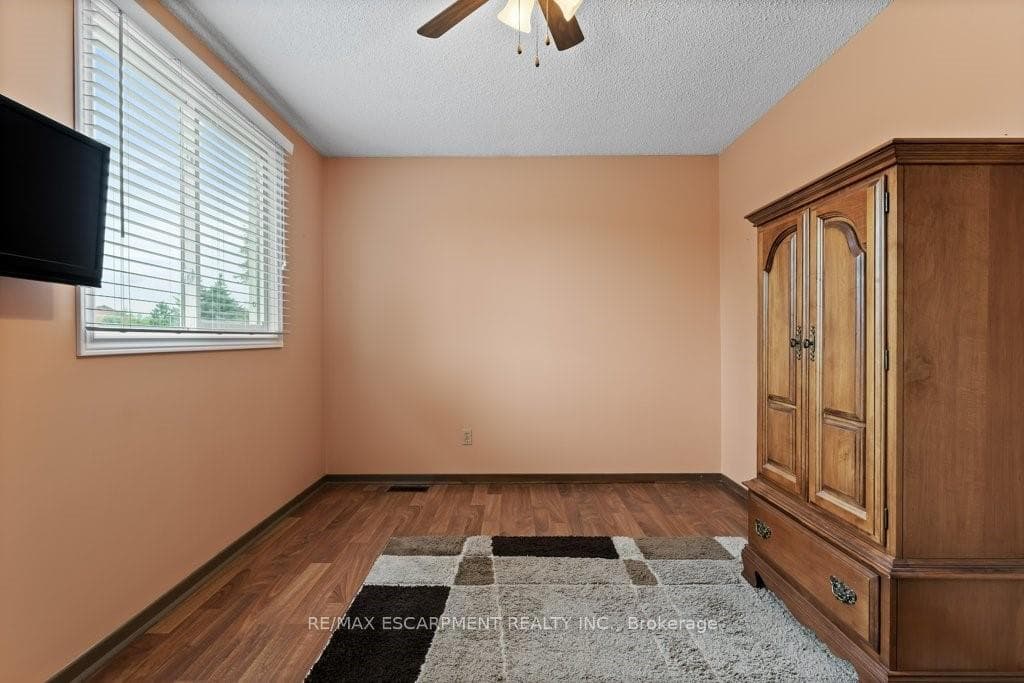 48 Forster Avenue photo 20