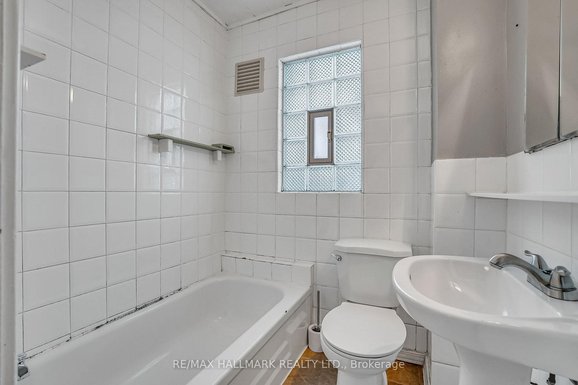 4 Meadow Avenue photo 18