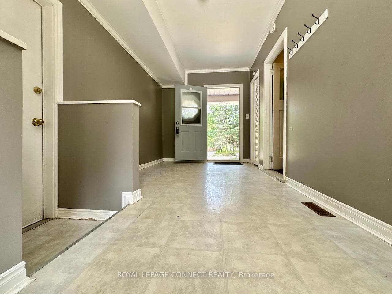 16214 The Gore Road Unit Main photo 6