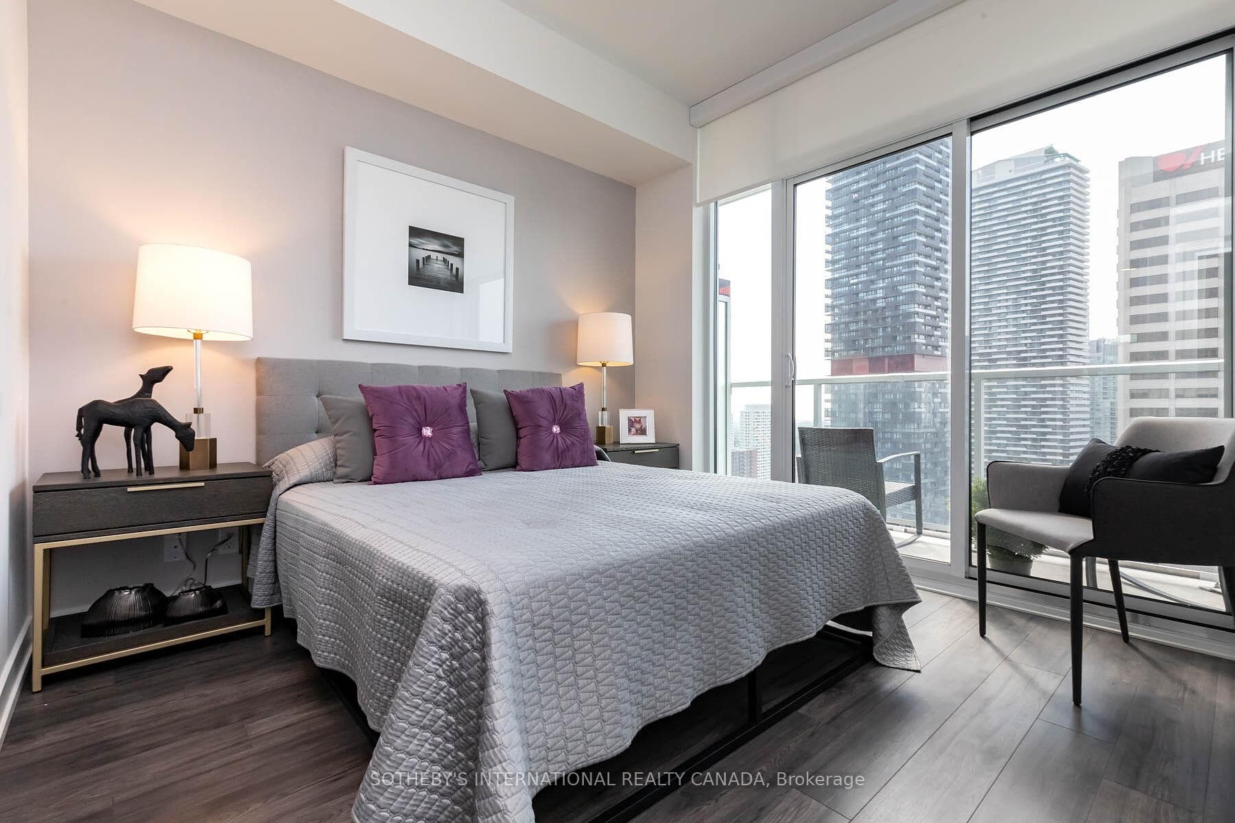 33 Helendale Avenue Unit 2110 photo 14