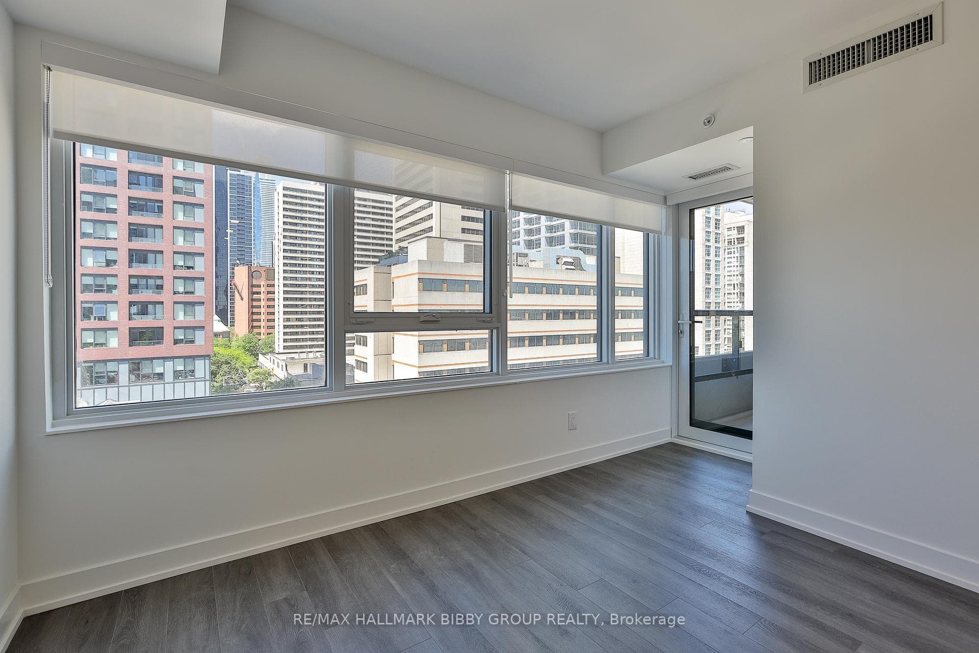 609 Sherbourne Street Unit 803 photo 6