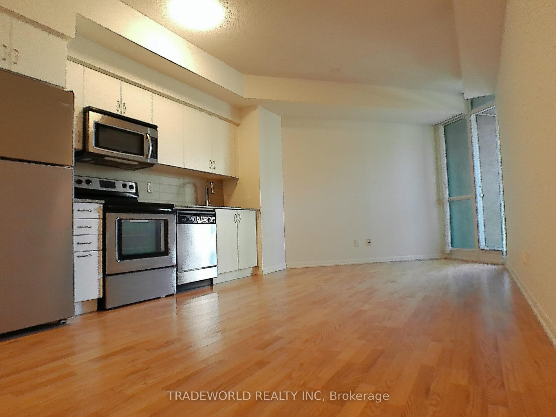 209 Fort York Boulevard Unit 358 photo 3