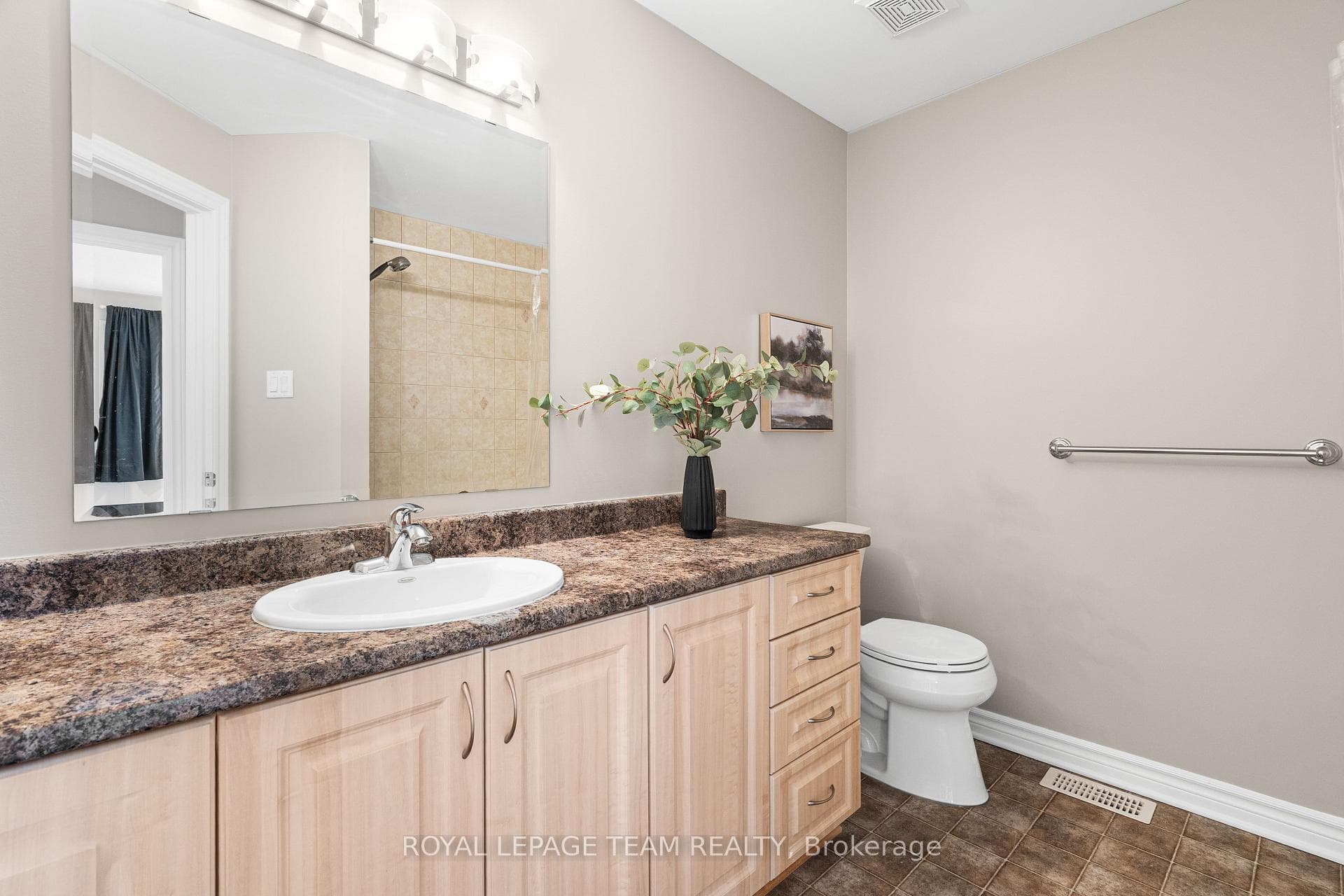 228 BRANTHAVEN Street photo 40