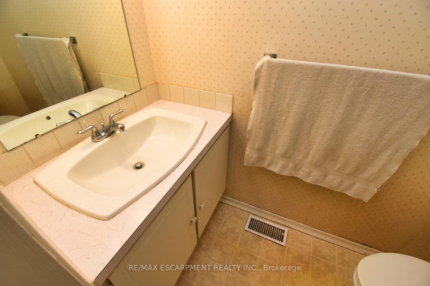 41 Sarasota Avenue photo 18