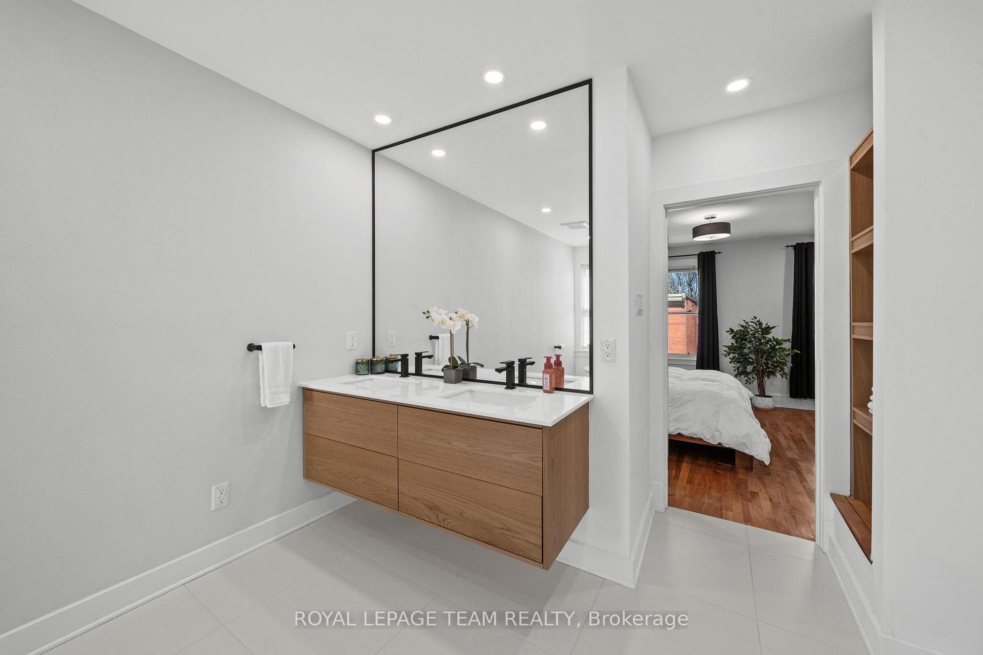 148 Bruyere Street photo 31