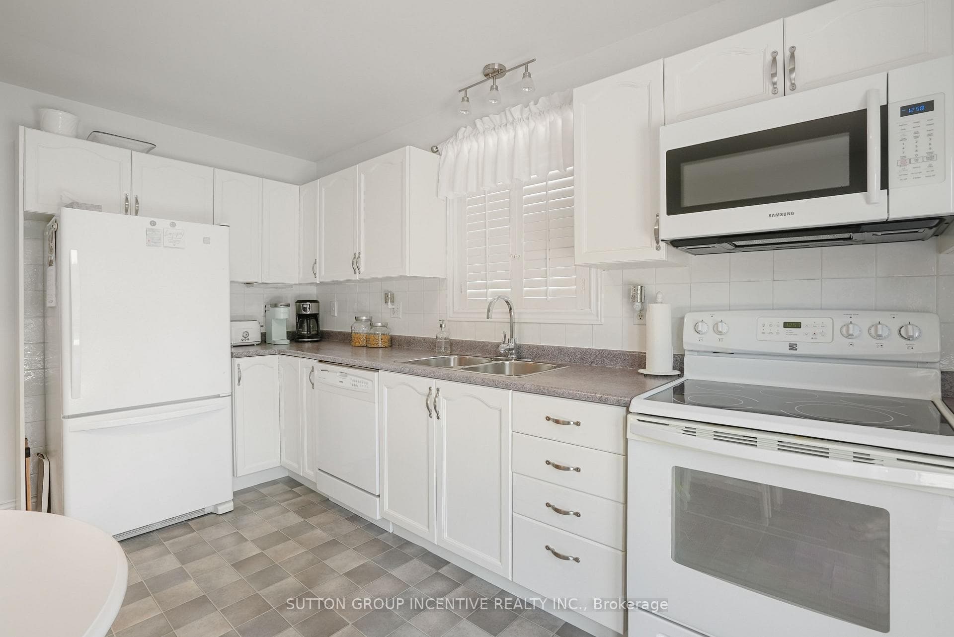 11 Golden Eagle Way photo 7