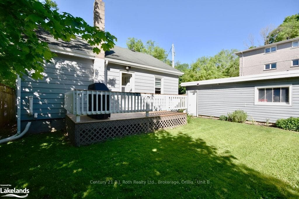 120 WESTMOUNT Drive photo 33