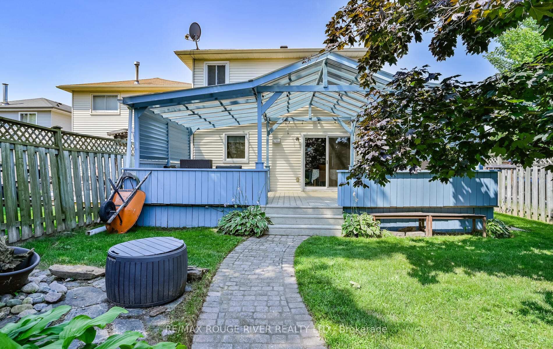 556 Cobblehill Drive photo 40