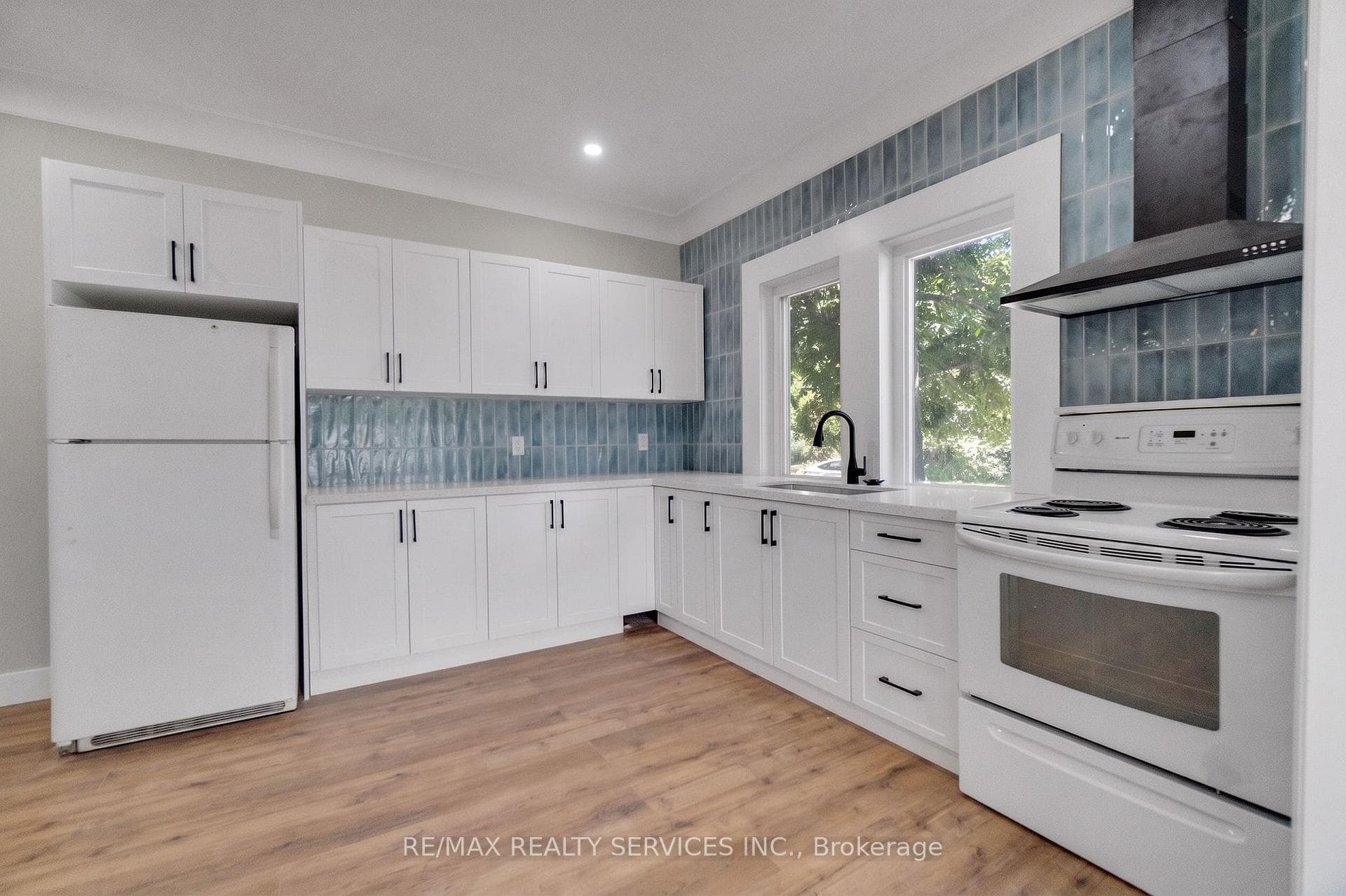 939 Beach Boulevard Unit 2 photo 8