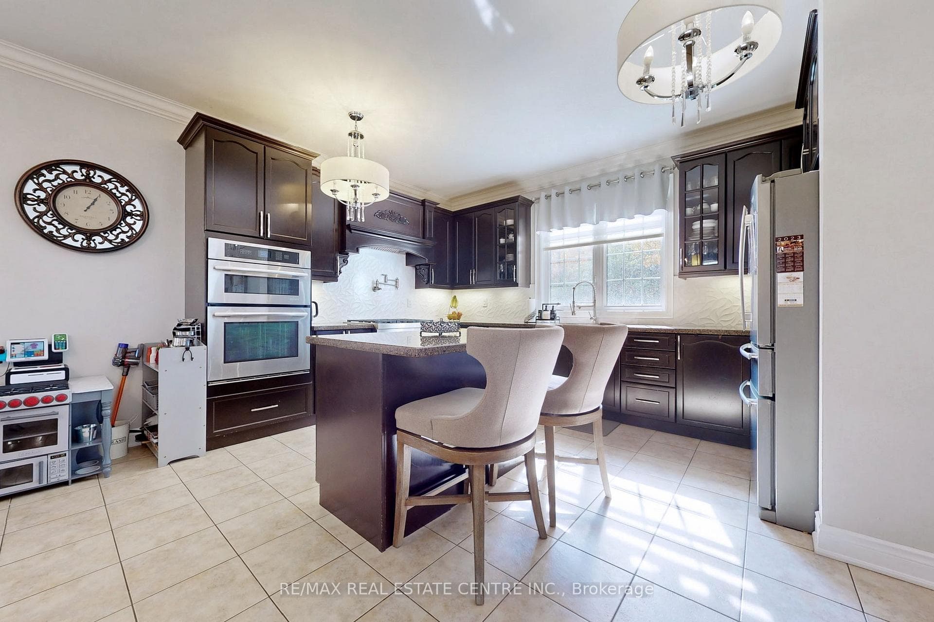 172 Elbern Markell Drive photo 8