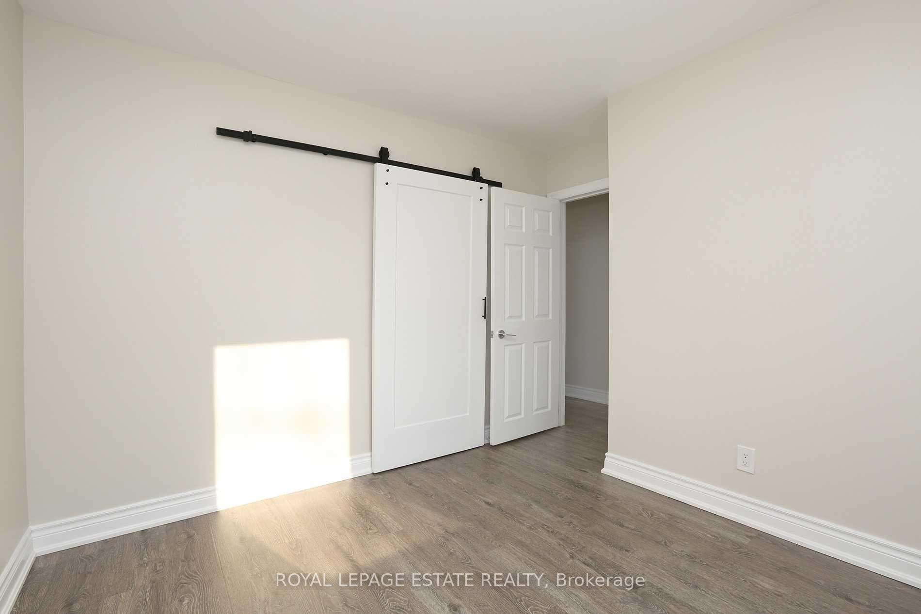 215 Oakridge Drive photo 18