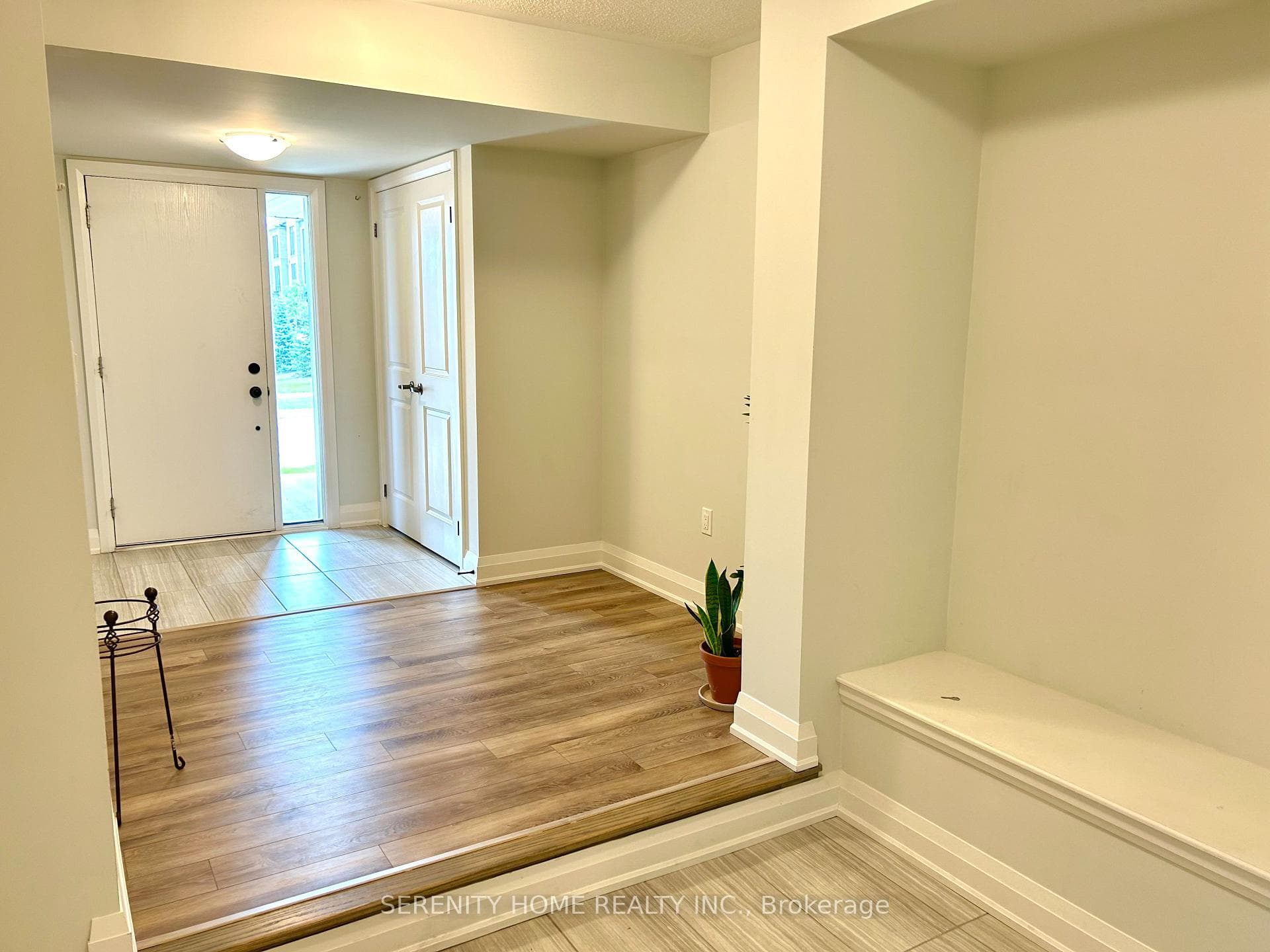 2540 Littlefield Crescent photo 6