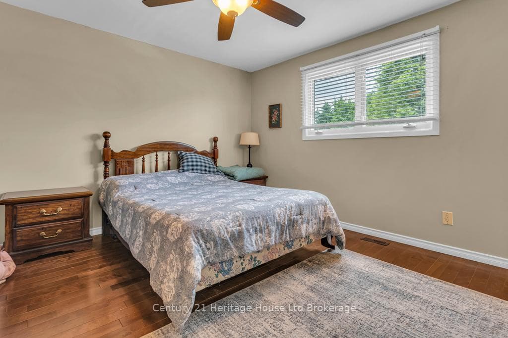 Primary bedroom with walk-in closet, ensuite bath