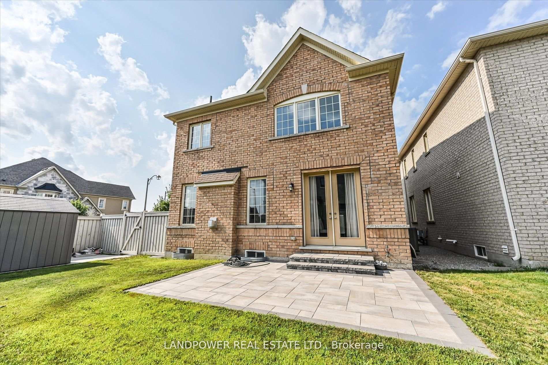 1 Mondial Crescent photo 39