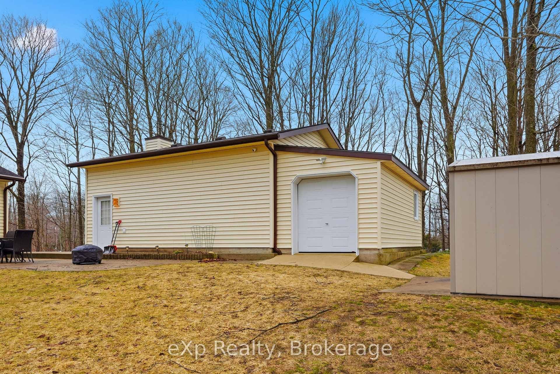 75 Lakeland Drive photo 38