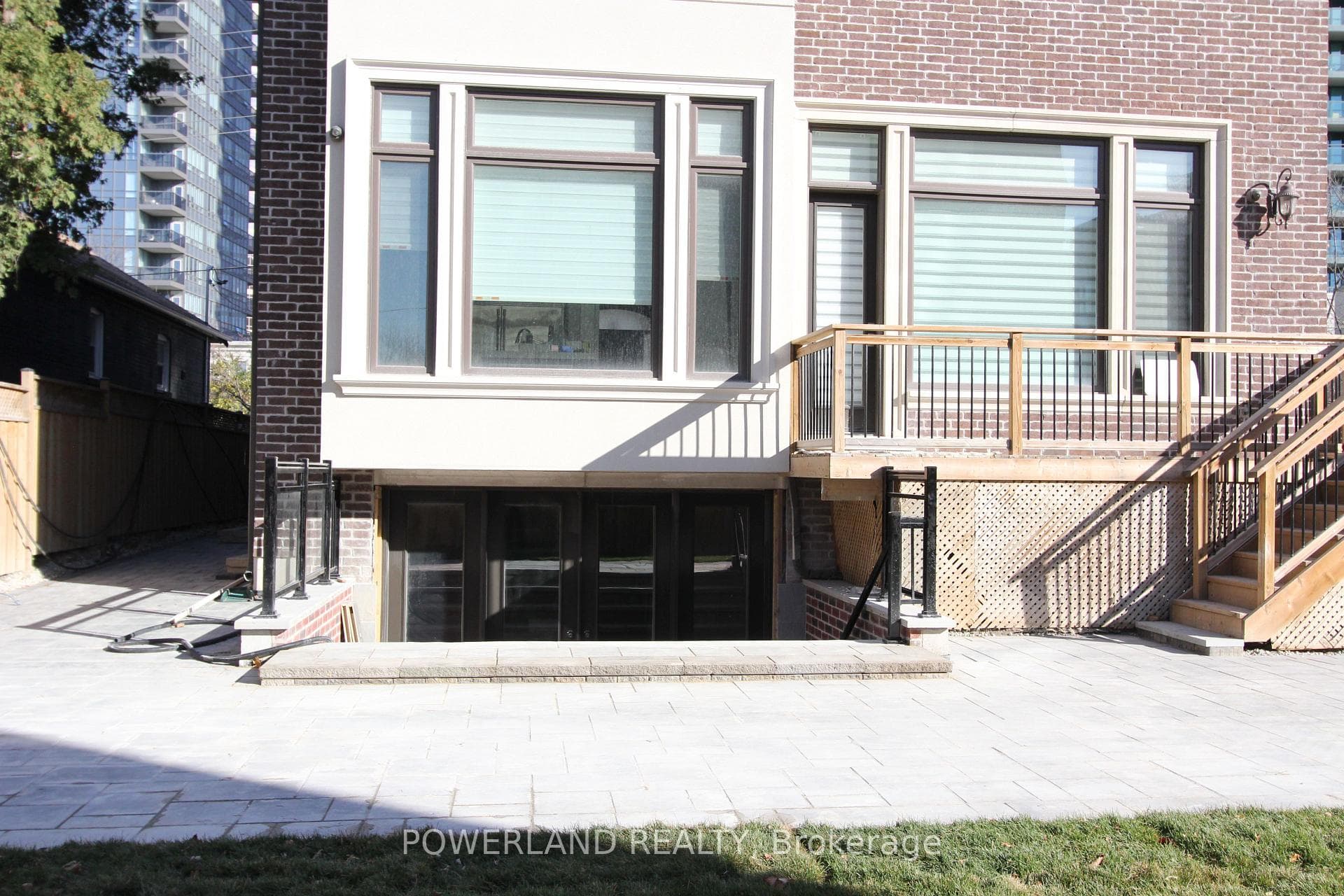 18 Greenview Avenue photo 3