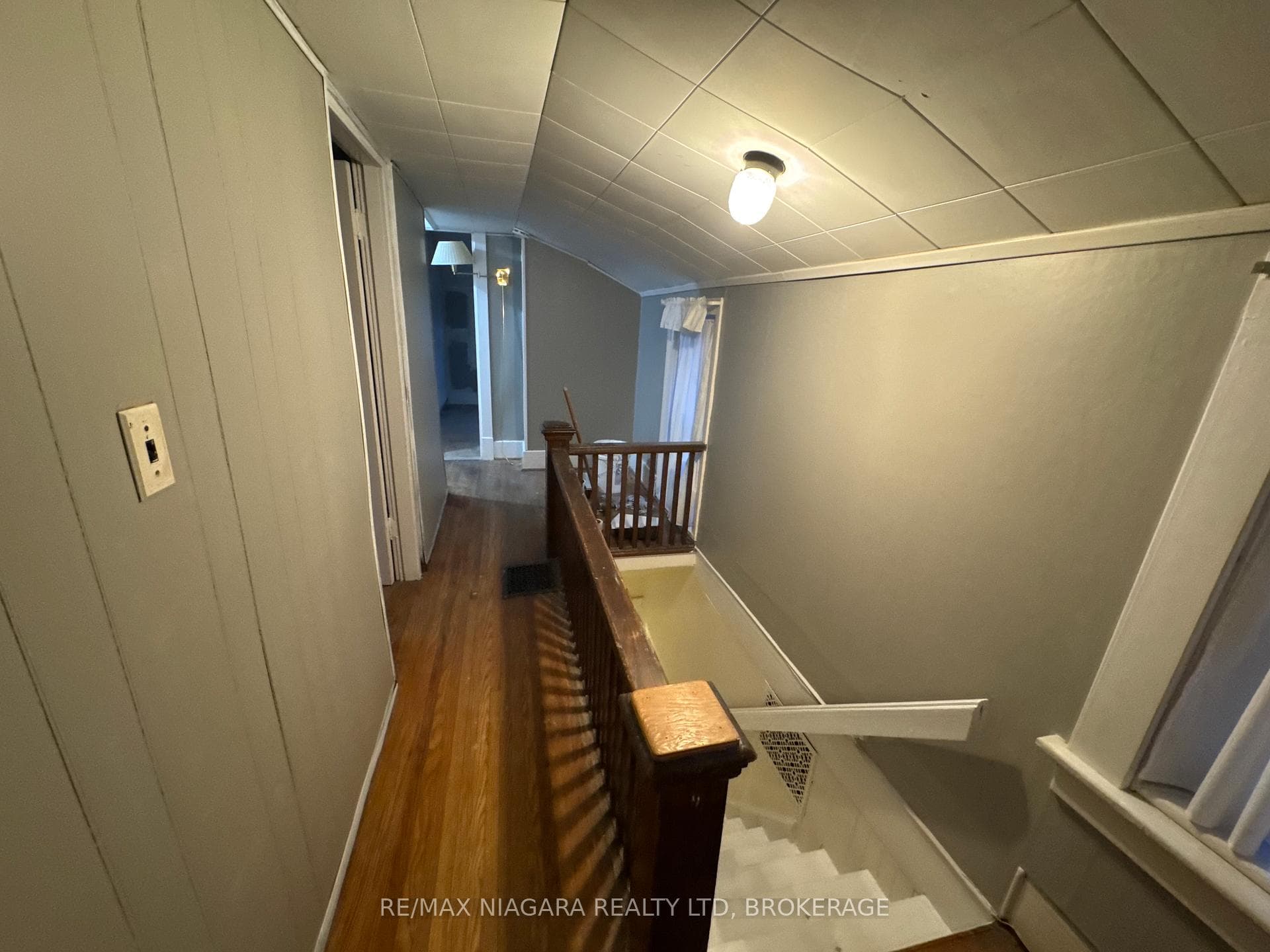 5561 Dorchester Road photo 8