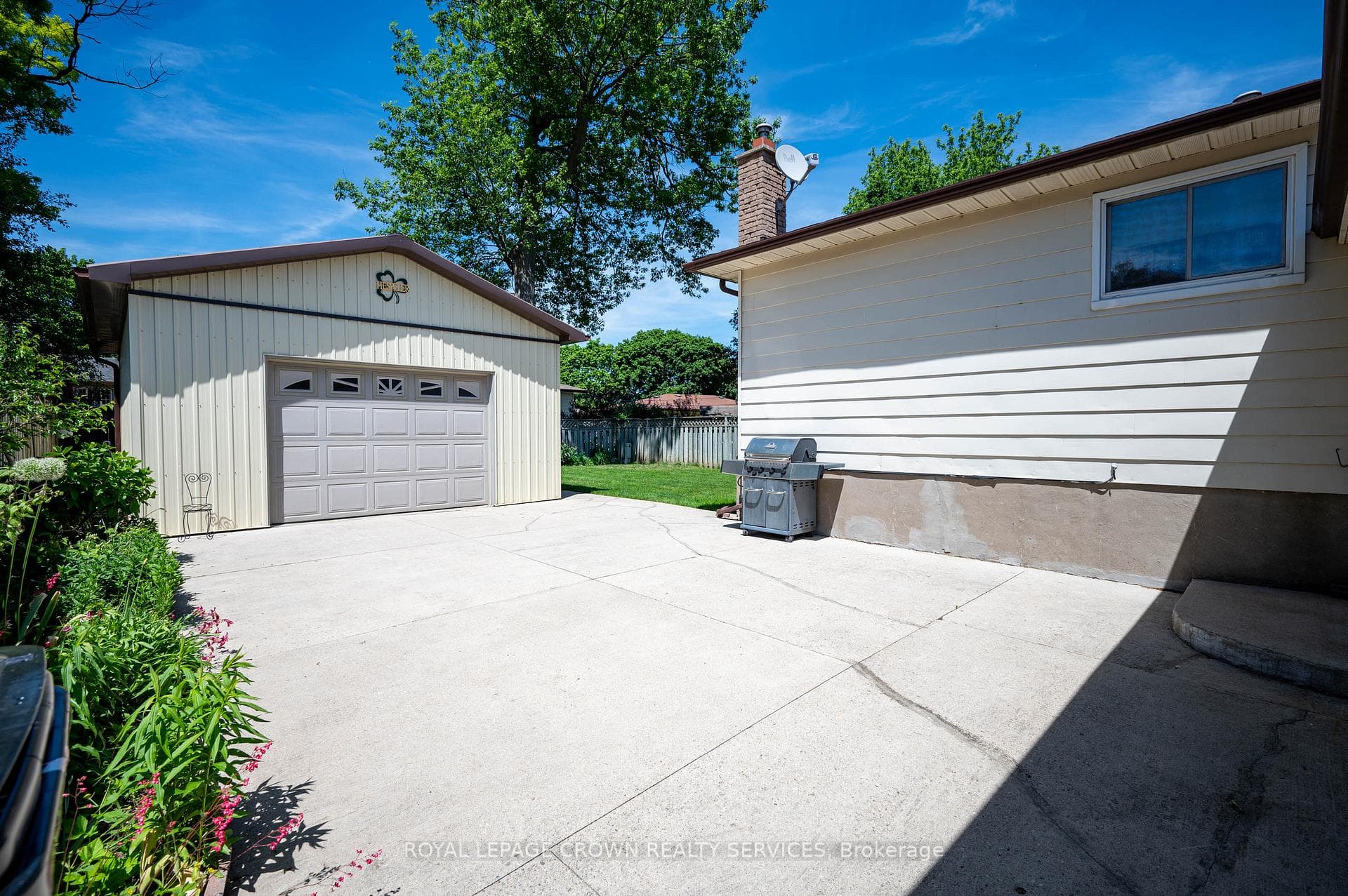 35 Barnicke Drive photo 34
