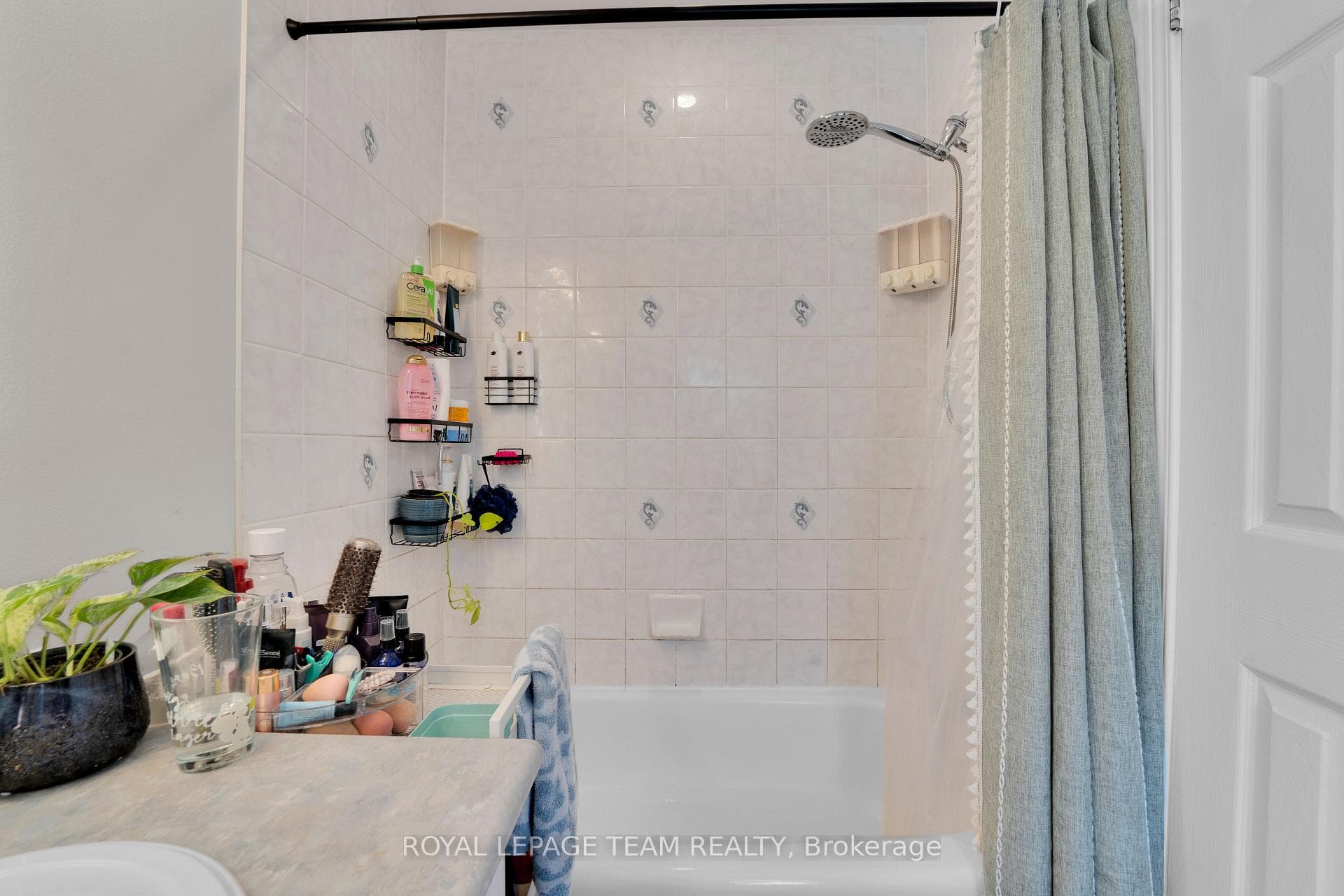 211 Westvalley Private photo 22
