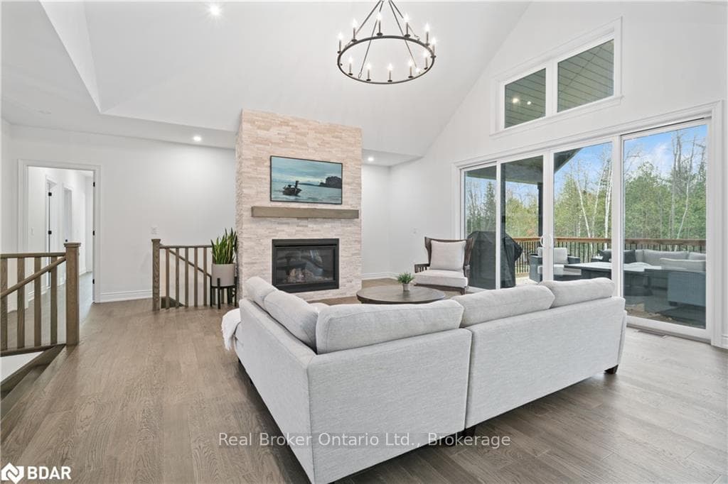 2085 BIRKSHIRE WOODS Lane photo 8