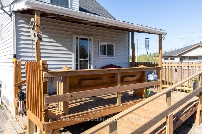 211 Third Avenue photo 32
