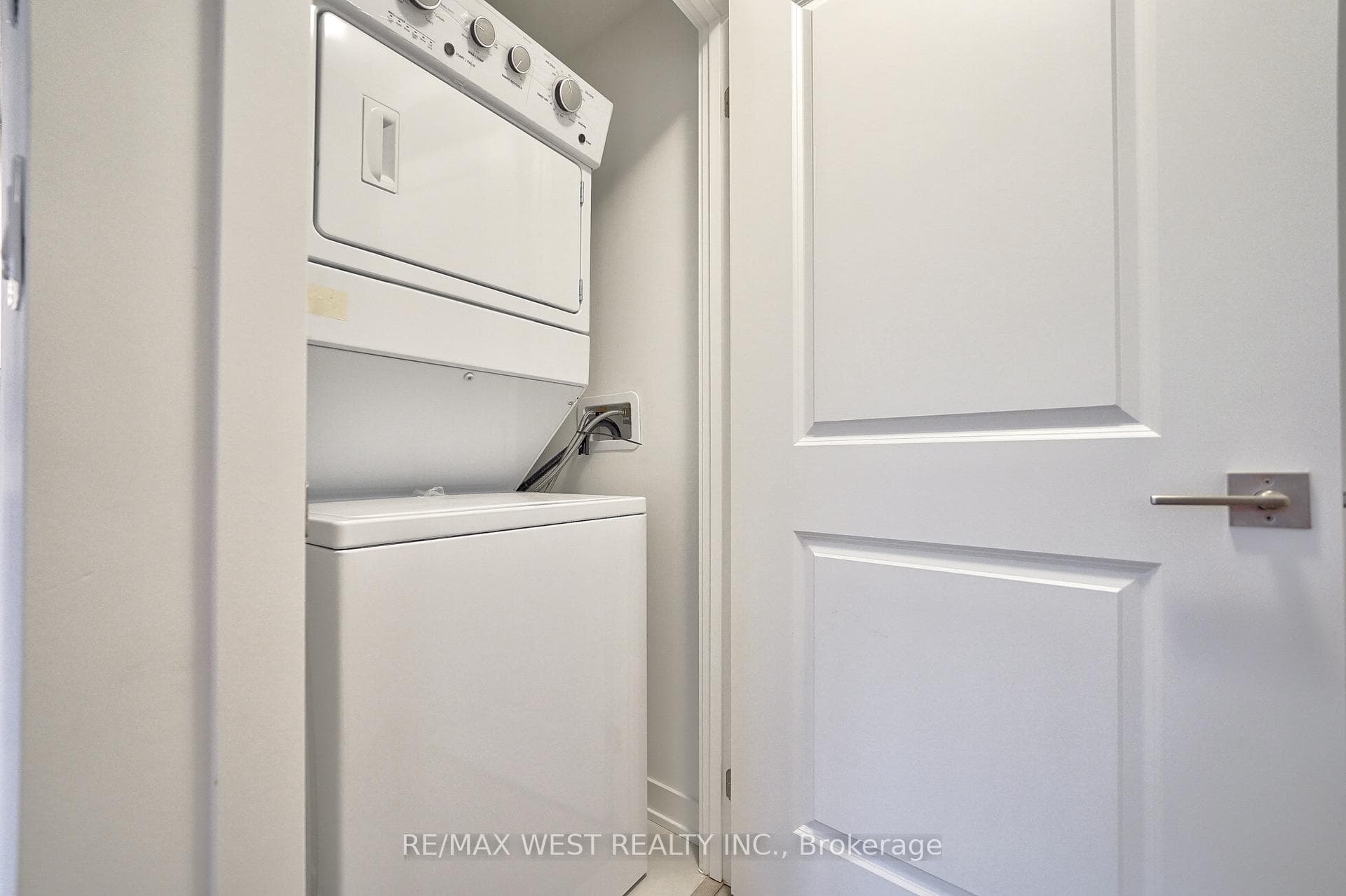 4015 Hickory Drive Unit Th11 photo 32