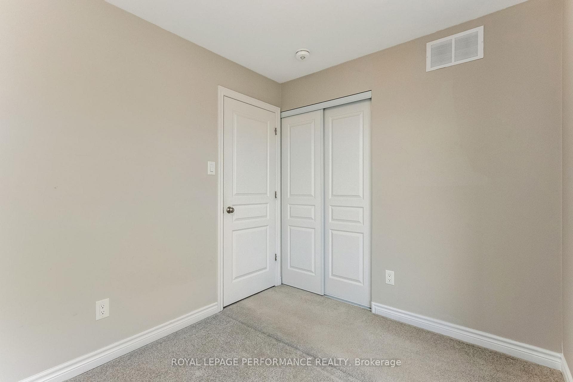 210 Poplin Street photo 29