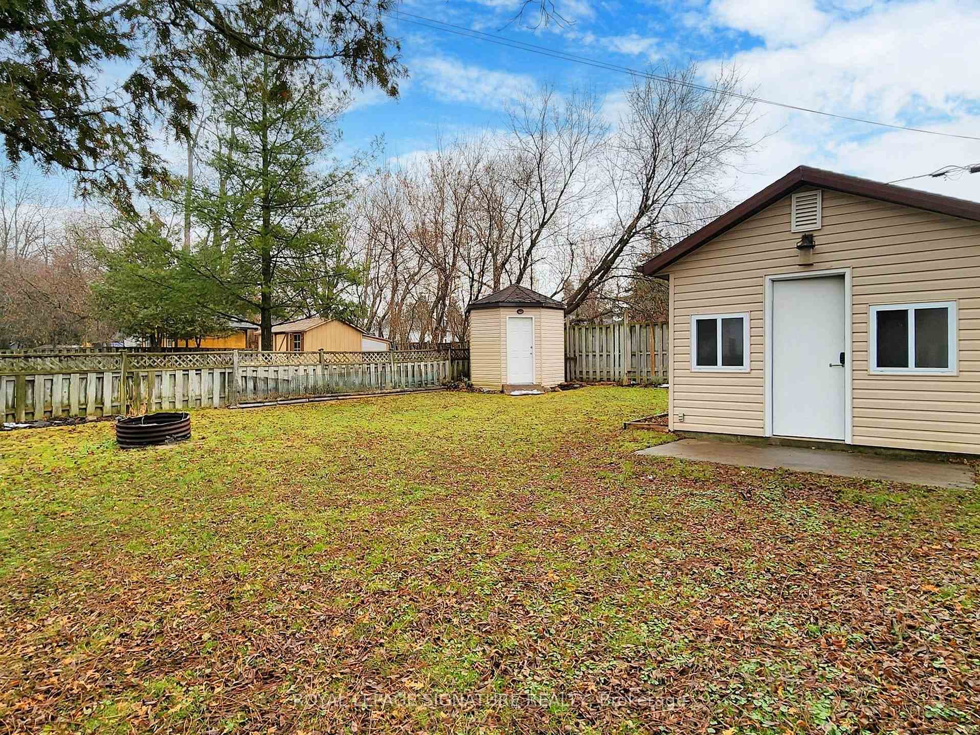 213 Royal Road photo 39