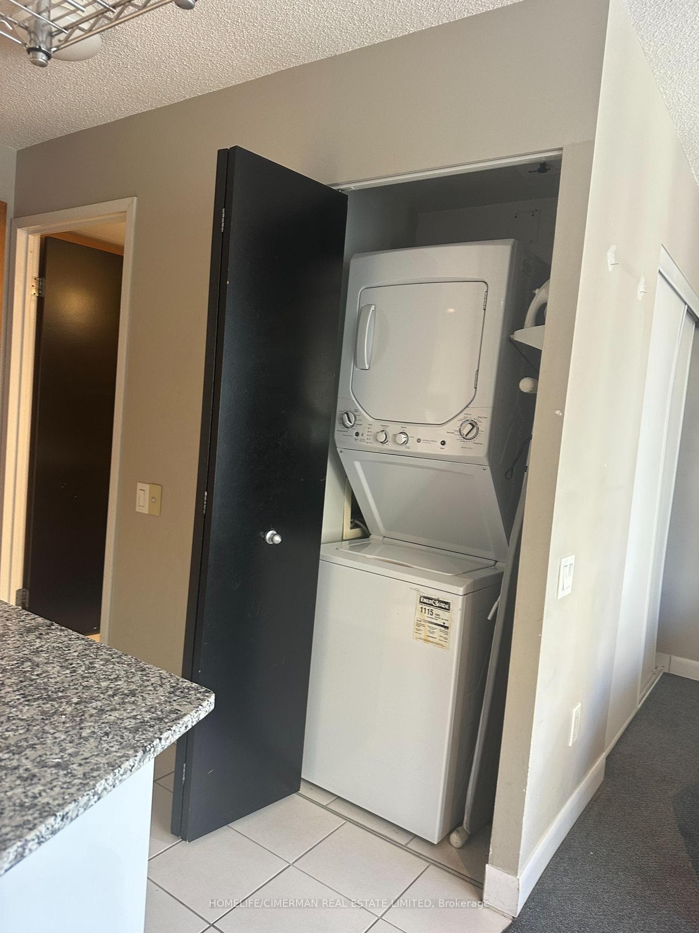 33 Sheppard Avenue Unit 2209 photo 19