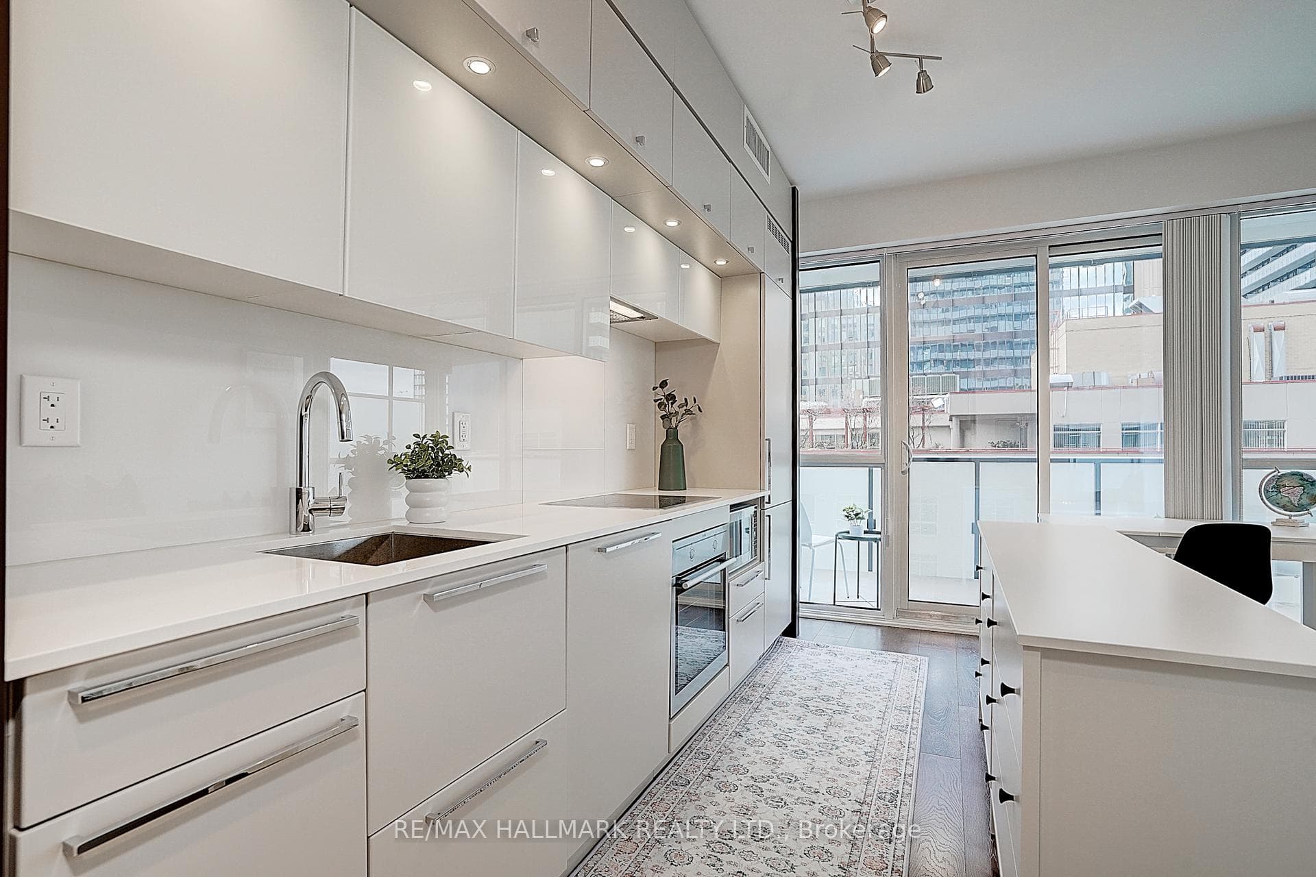 15 Grenville Street Unit 1406 photo 14