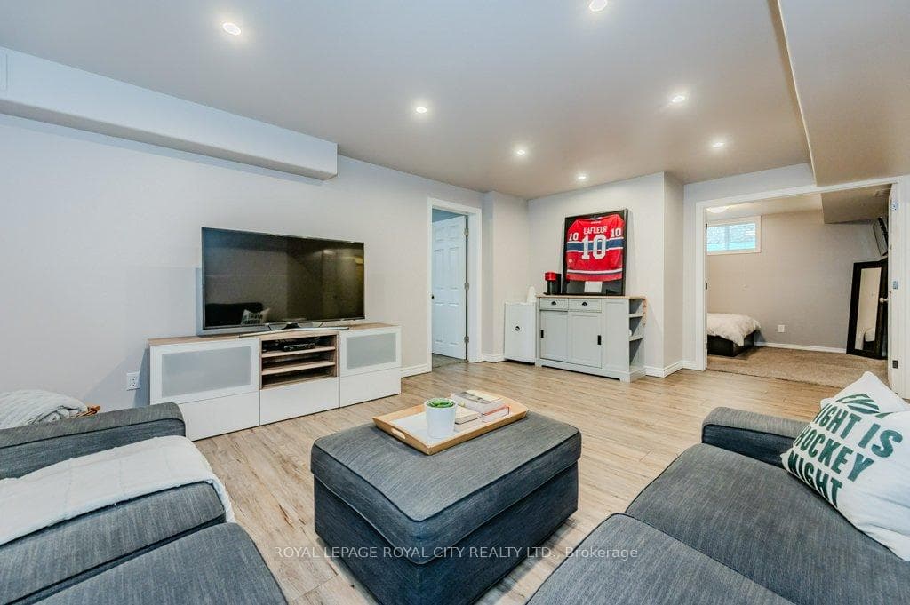 16 Davis Street photo 21