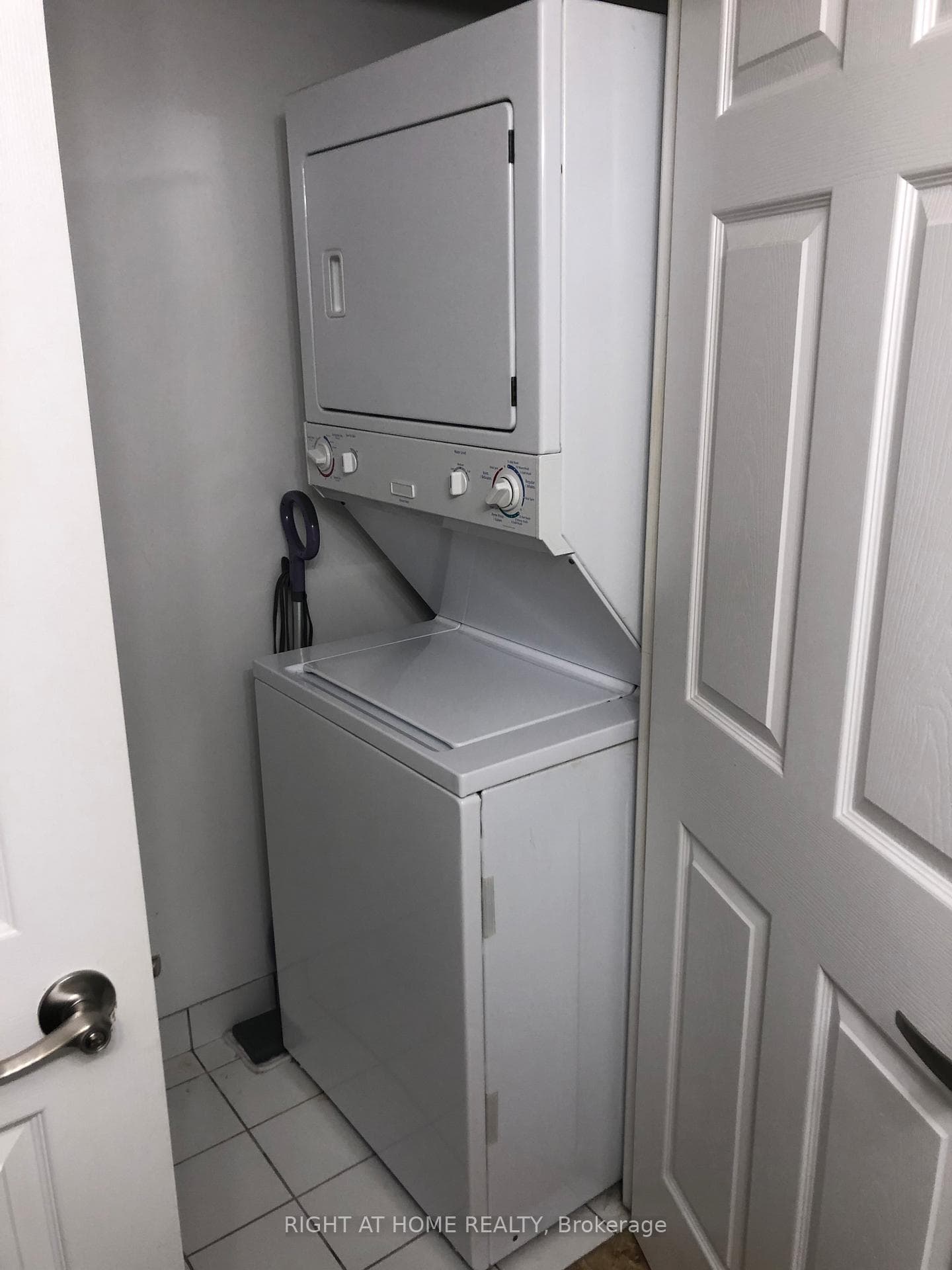 763 Bay Street Unit 614 photo 7