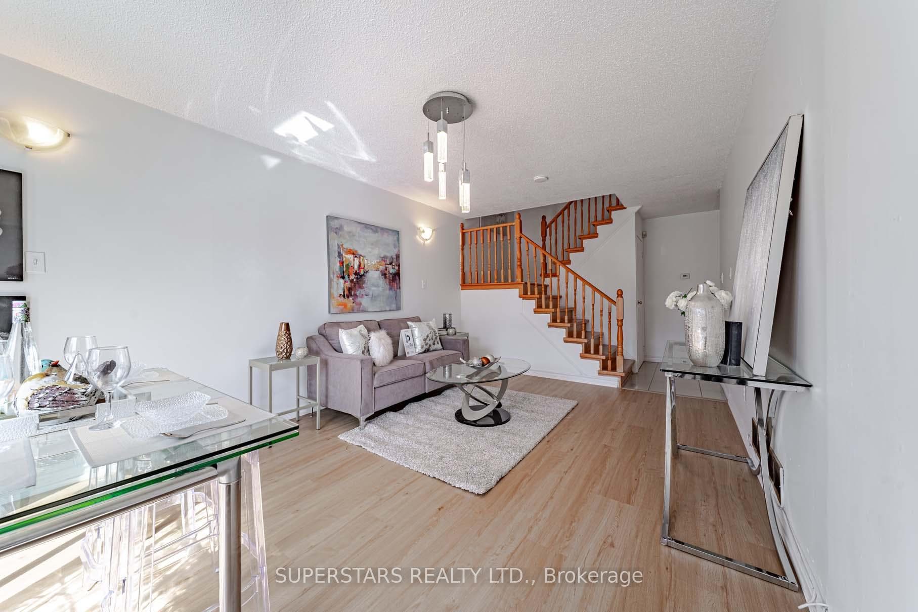 135 Appleby Crescent photo 14