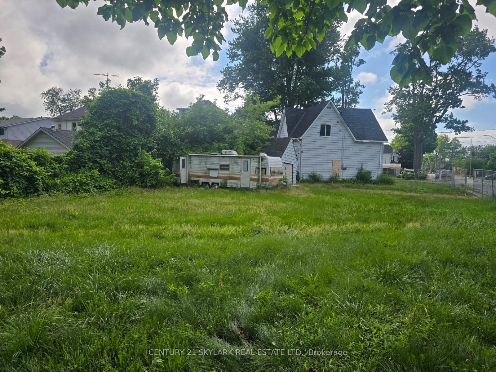 702 Cedar Street photo 2