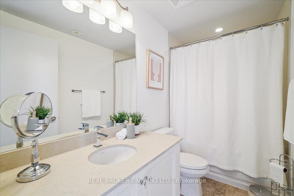 191 Duplex Avenue Unit 105 photo 27