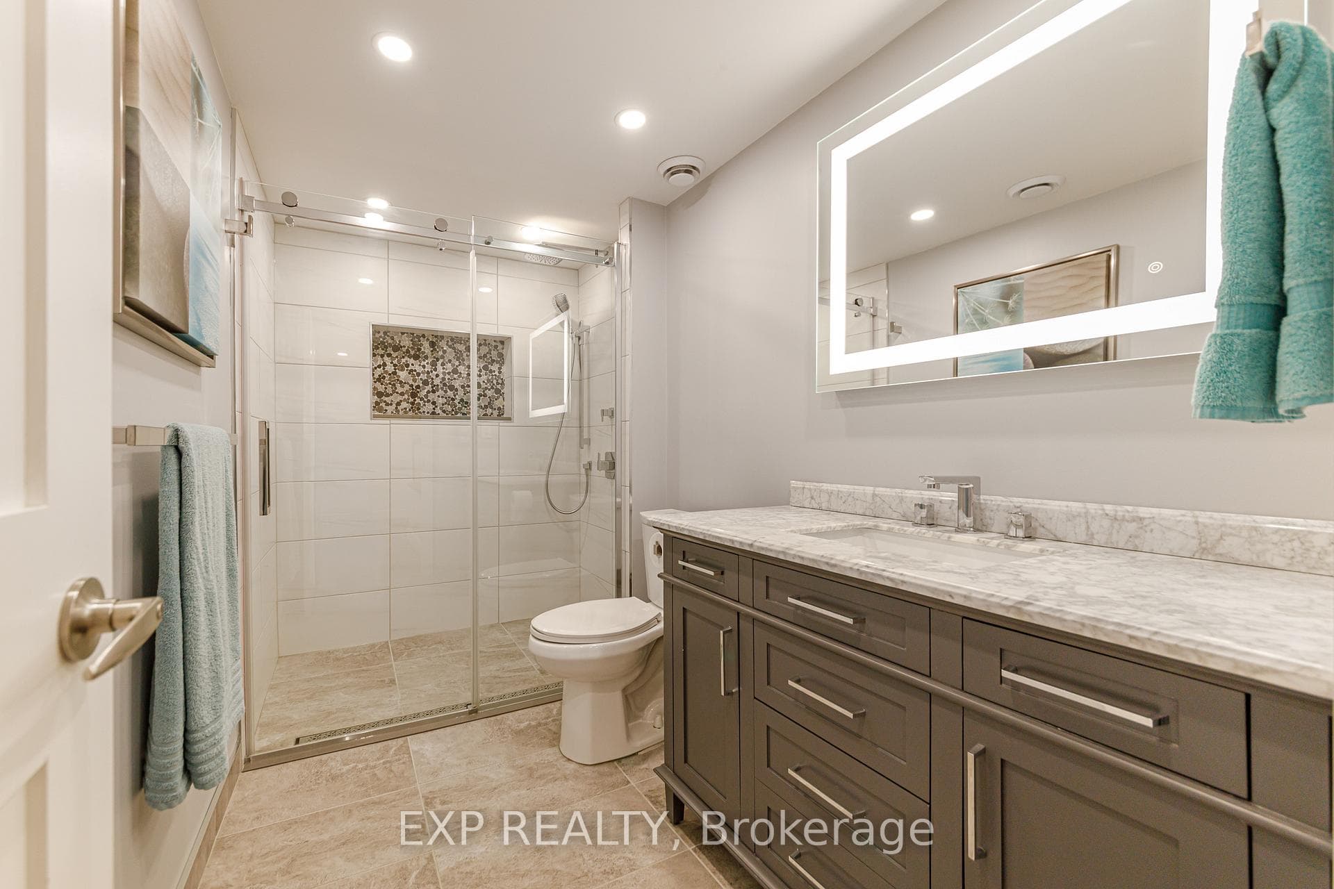 1642 Valmarie Avenue photo 31