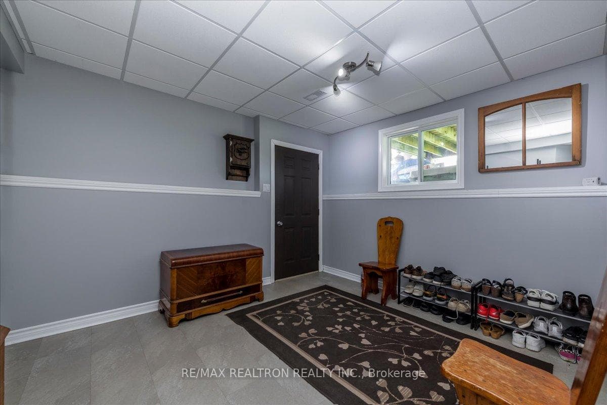 4 Templeton Drive photo 28