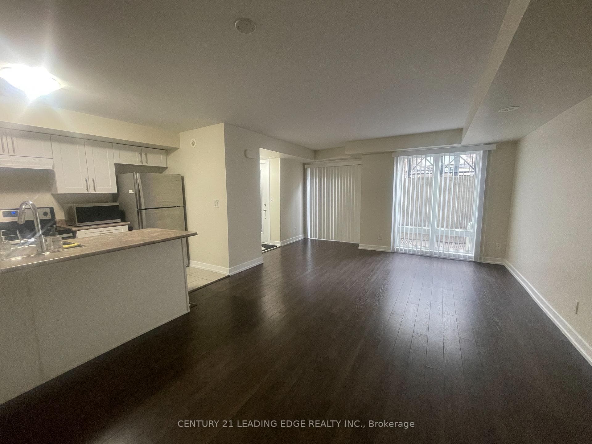 10 DUNSHEATH Way Unit 217 photo 3